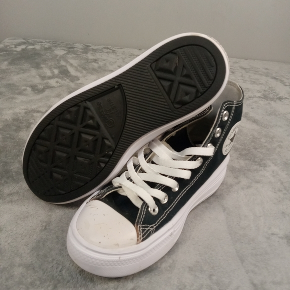 Converse Women's Black and White High-Top Sneakers Size 8.5 - Picture 3 of 7